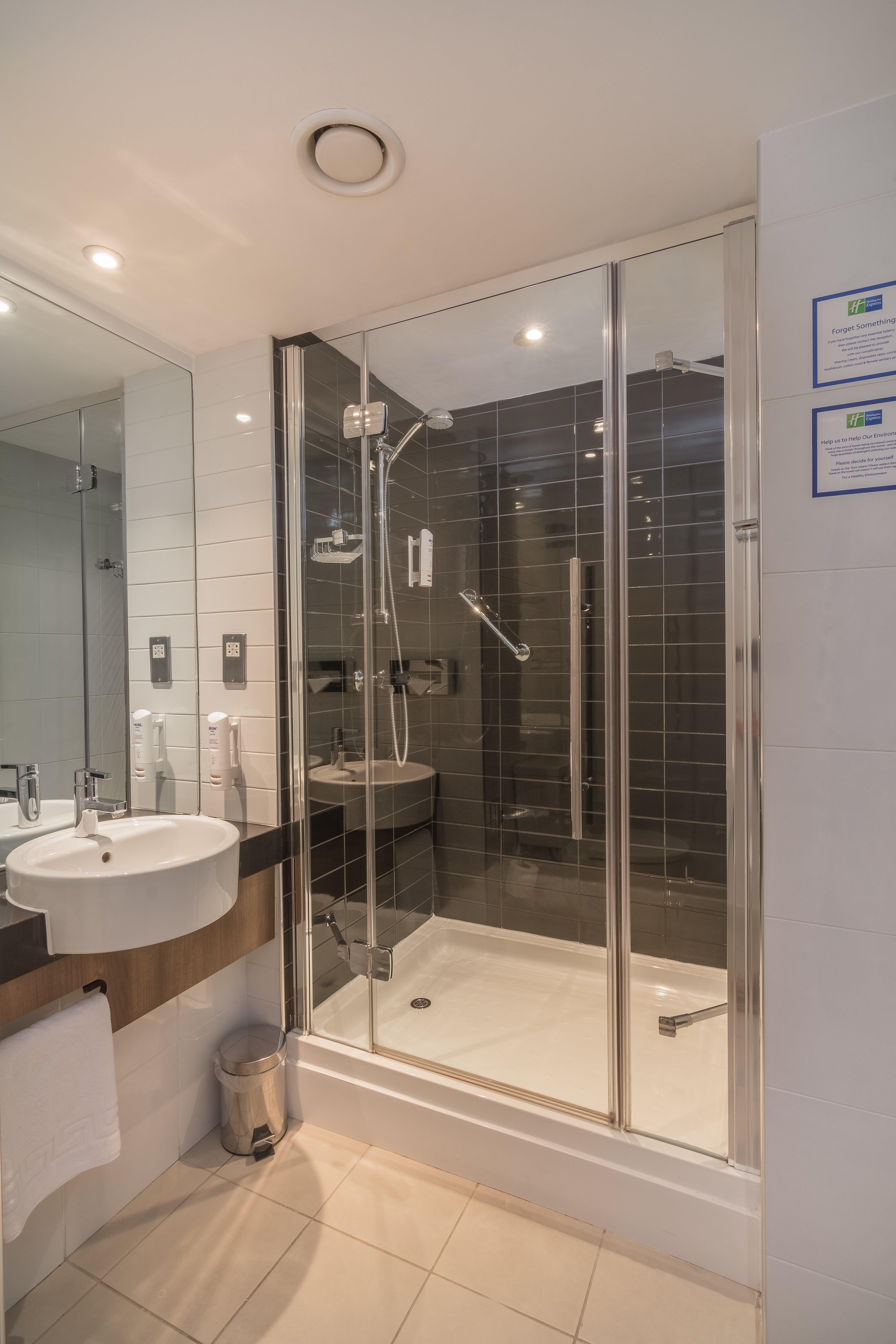 Holiday Inn Express Preston South By Ihg Exterior foto