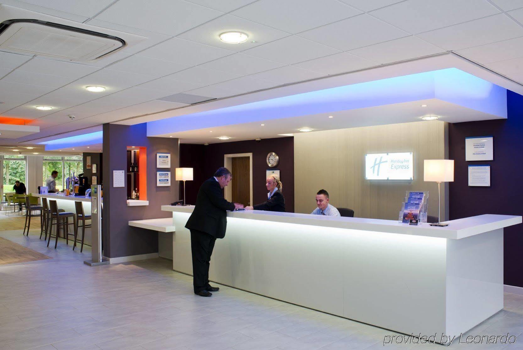Holiday Inn Express Preston South By Ihg Exterior foto